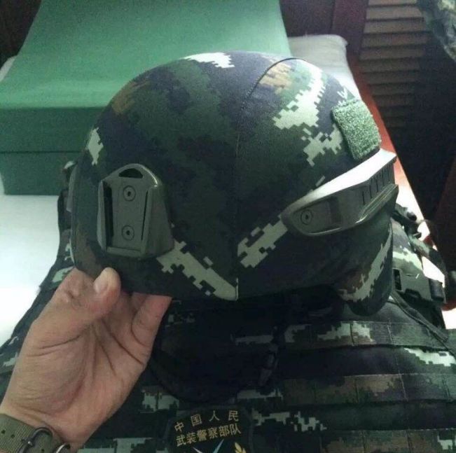 解放军19式头盔图片