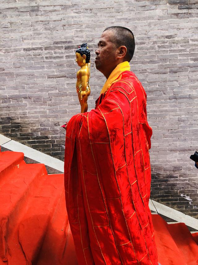 云丘山多宝灵岩禅寺举行浴佛节法会纪念佛祖诞辰2562周年