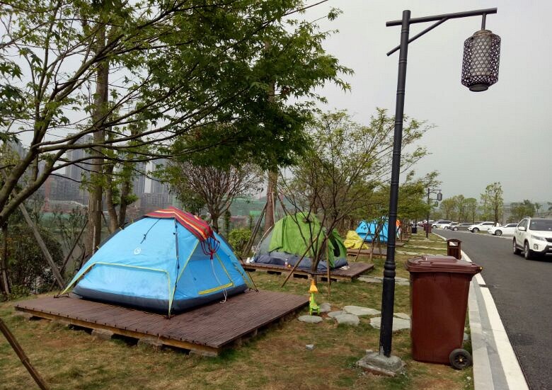 地點:璧山秀湖露營公園交通:輕軌1號線大學城站下車,轉901坐到璧山