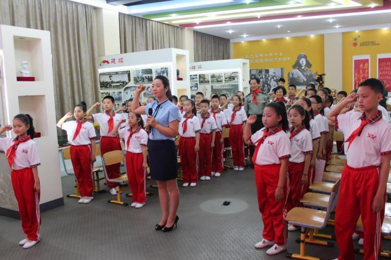 抚顺市雷锋小学图片