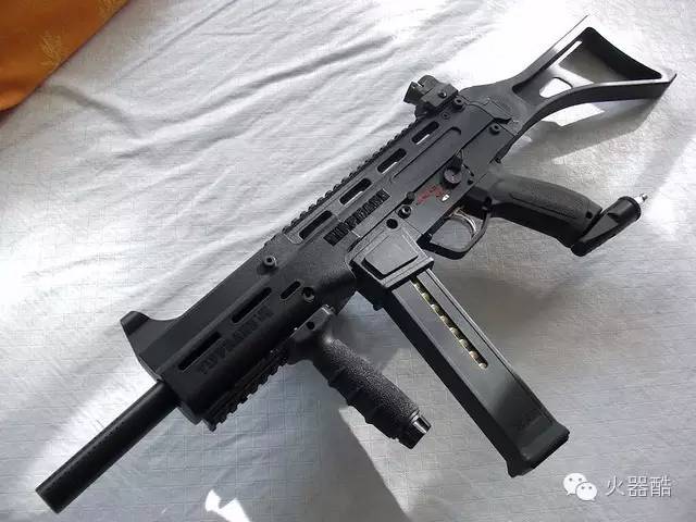 【往期精选】为特种部队而生 ump45冲锋枪