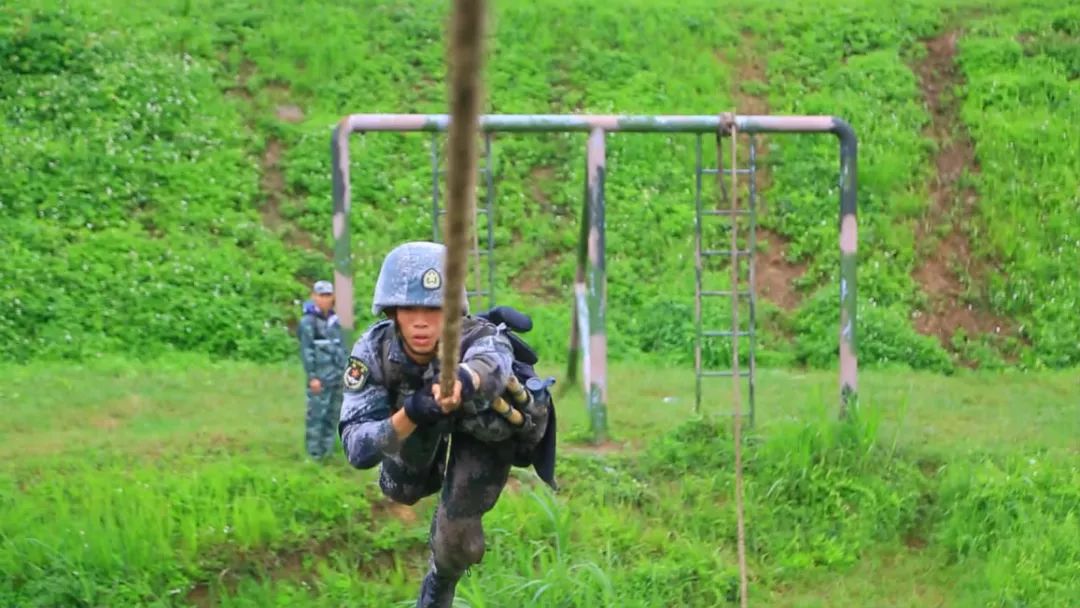 牵引横渡