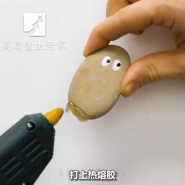 diy家居物品:石頭做成香皂盒,蠟燭臺,這創意我給滿分!