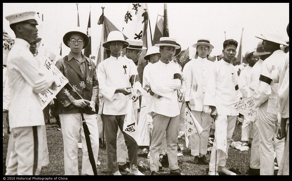 英国档案馆照片独家发布1925年的沙基惨案现场照片黄埔军校生走上街头