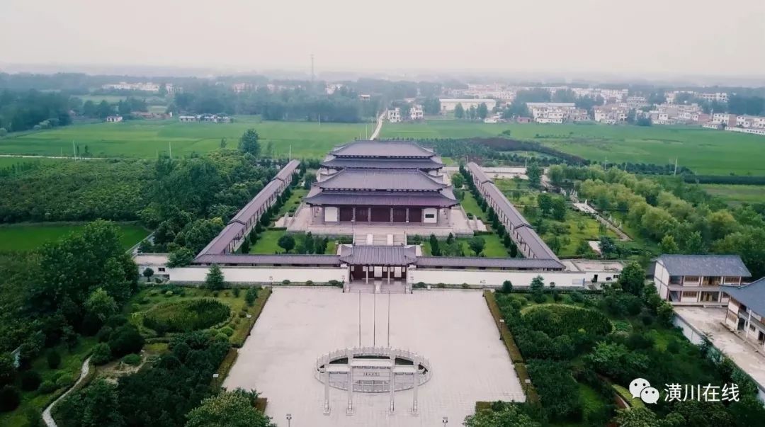 夏天到了!吃罢饭想在潢川的街头散散步.