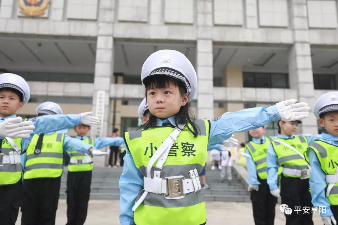 很萌很有趣!60名小警察走进交警支队履职