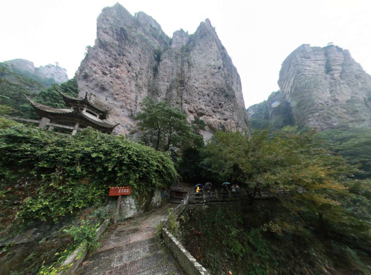 靈峰,靈巖,大龍湫被稱為雁蕩三絕,這是雁蕩山景點的精華,所以來雁蕩山