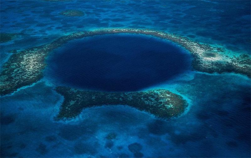 世界上最深的海洋蓝洞图片