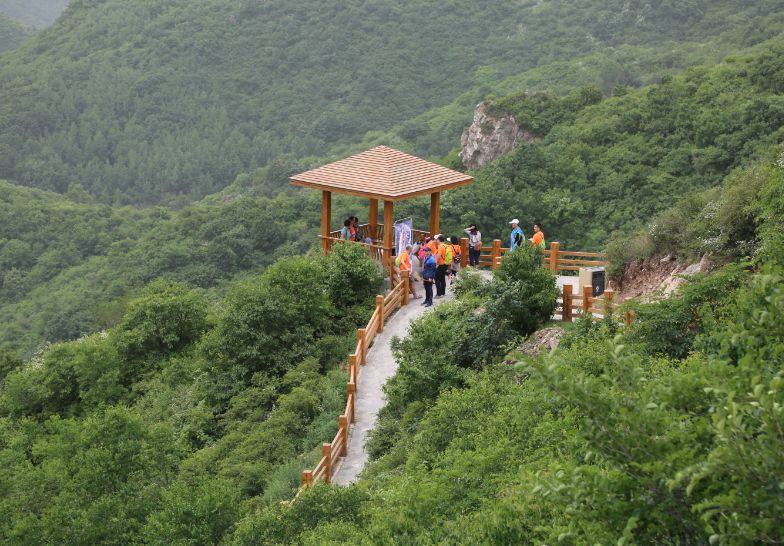 長峪城徒步賽揭幕昌平區全域旅遊運動會康比特跨界體育旅遊產業