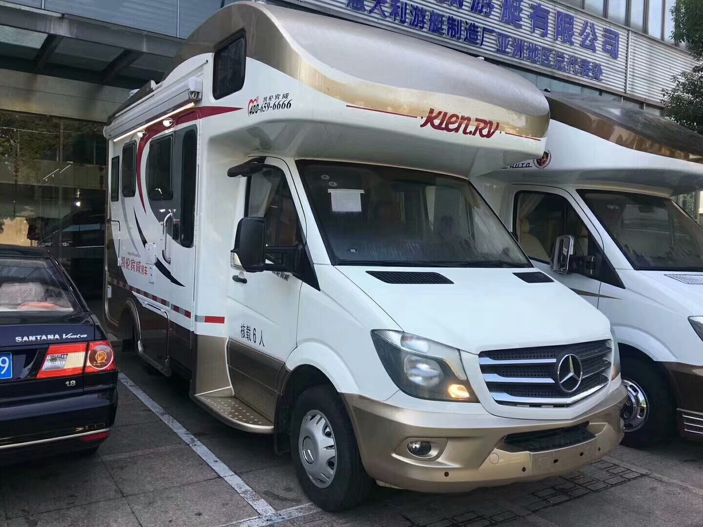 进口奔驰伦宾威双拓展旅居房车