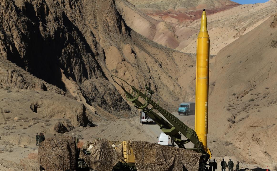 但是伊朗尚无研发武器级高浓缩铀的打算,所以中间是有缓冲地带的,伊