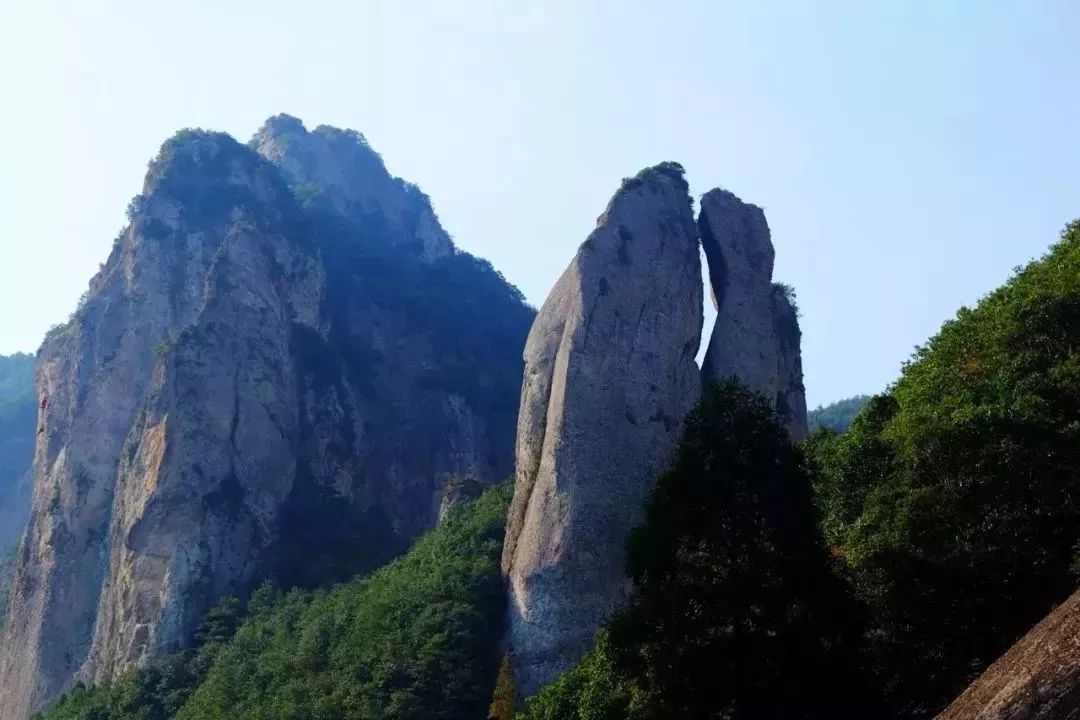 位置绝好的雁荡山民宿站在村里抬头可见夫妻峰轻奢又不失文艺