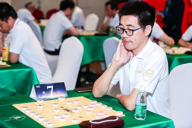 崔航象棋图片