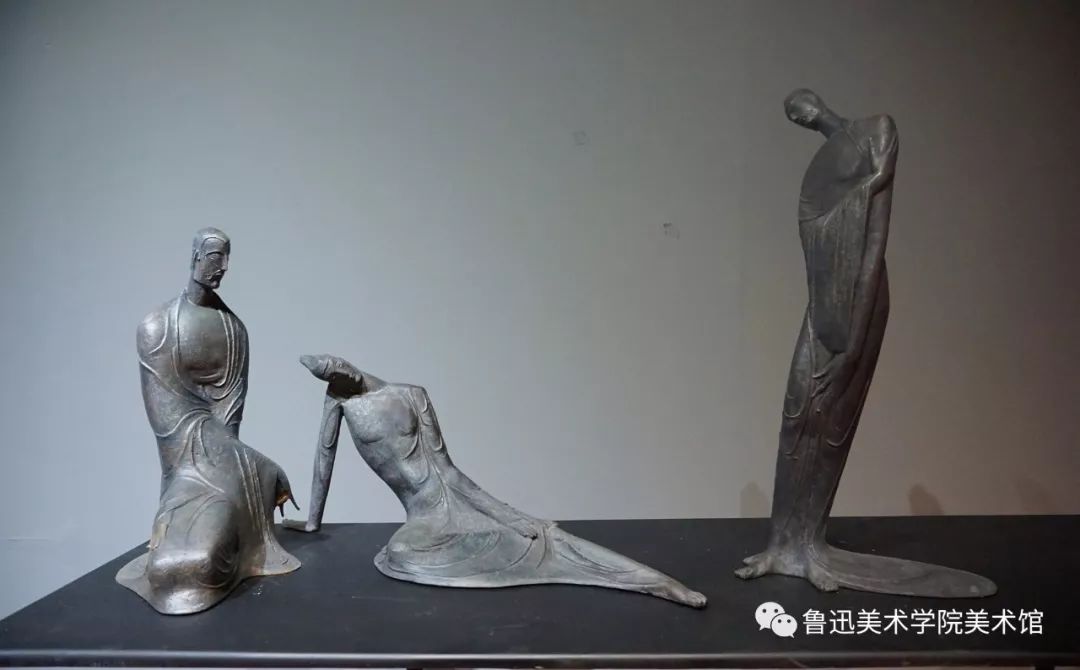 指导教师:鲍海宁 朱光宇 沙泉 袁佳300x240x70cm铜《此时的我和我和