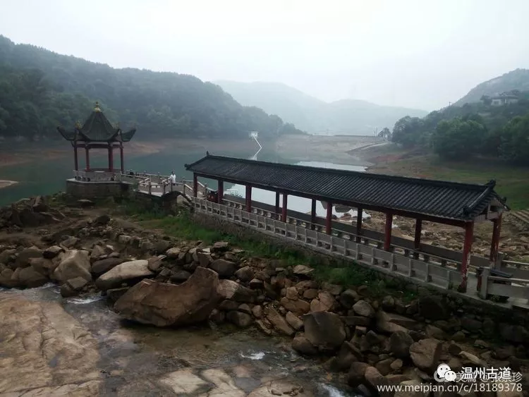 雀山岭水库图片