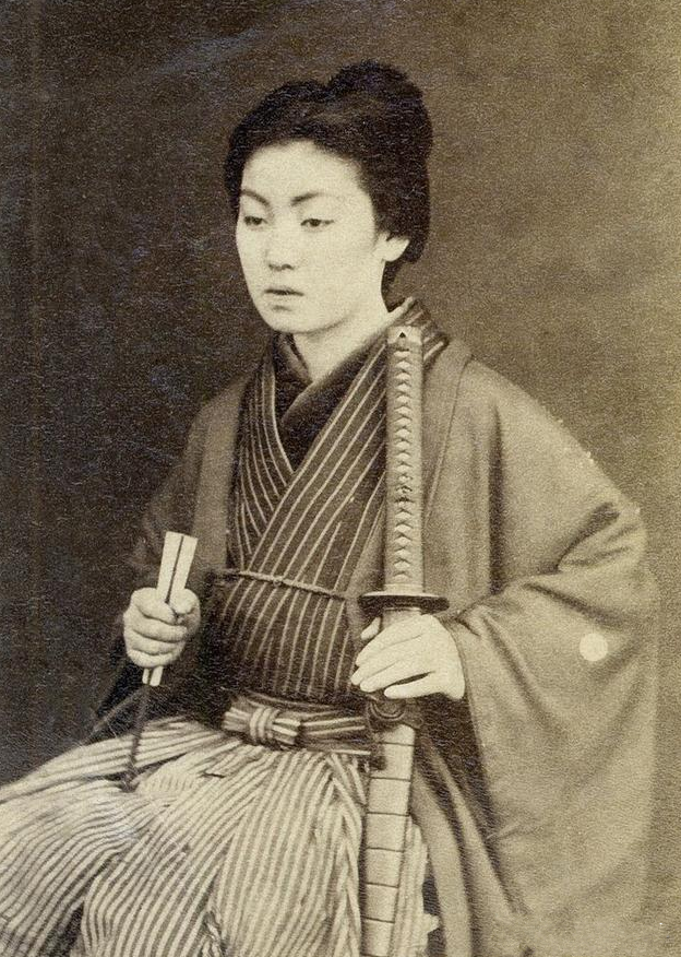 一组罕见的日本女武士老照片脸庞精致美丽最后一位像混血儿