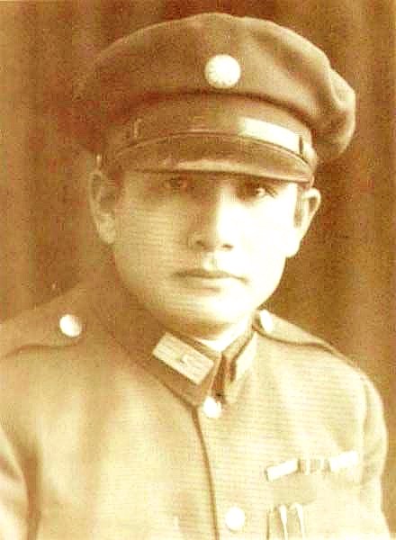 张灵甫将军张灵甫,1903年出生于陕西西安长安区东大乡东大村