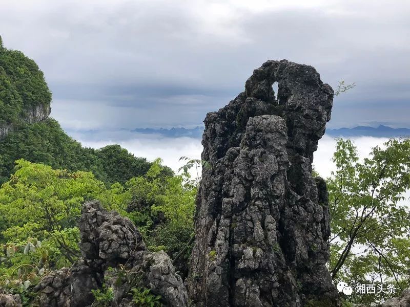 海拔高度1416米,是八面山海拔最高地,是絕佳的觀日落,晚霞的峰點