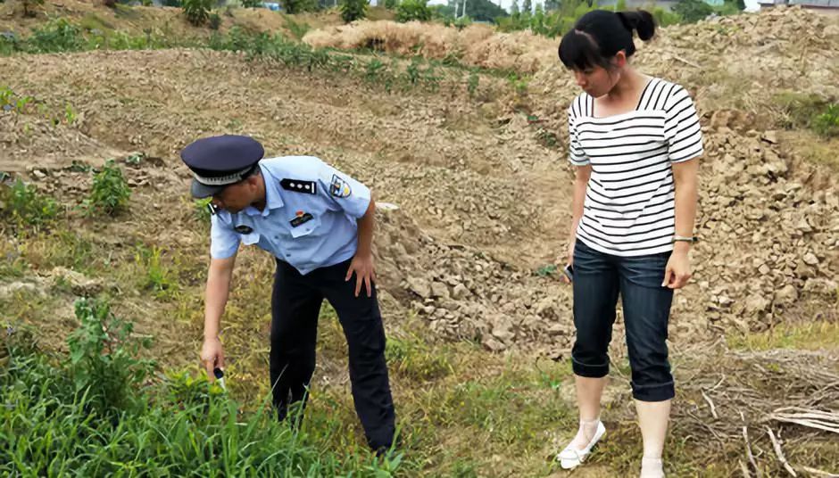 民警深入田間地頭踏查毒品原植物