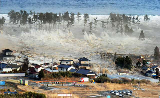 直击日本7年前大海啸时灾难景象堪比世界末日