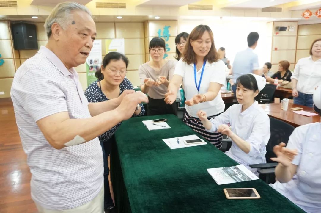 王泰东主任医师与学员们互动刘毅 副院长/主任医师《帕金森病的中医