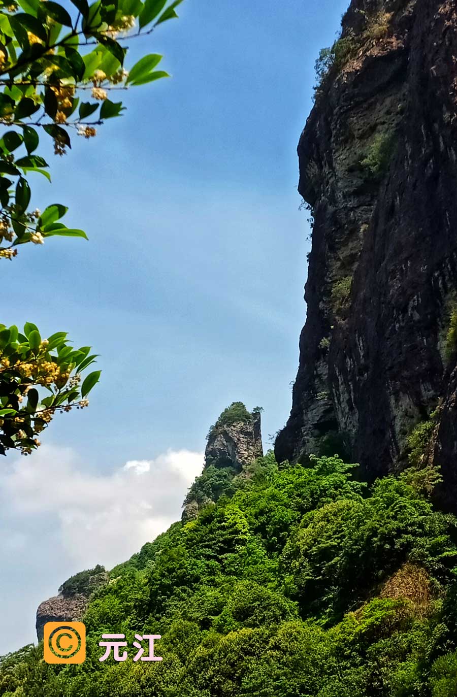 清霄浮景灵通岩