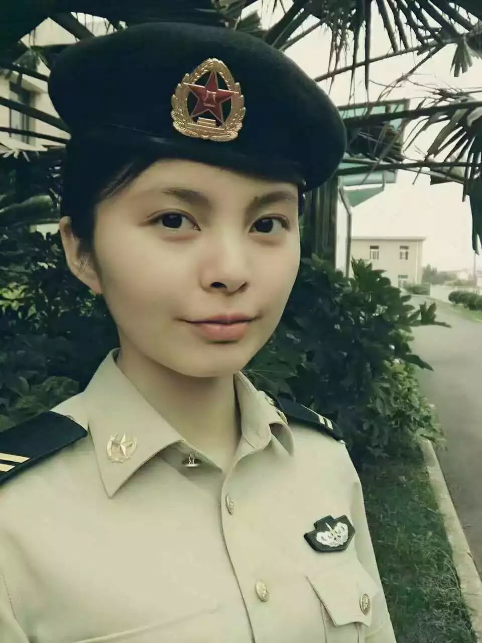 報告,海陸空退伍女兵集結完畢,請檢閱!