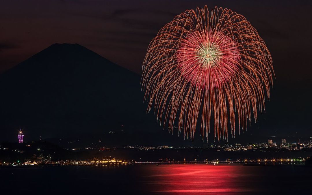 日本烟花八尺玉图片