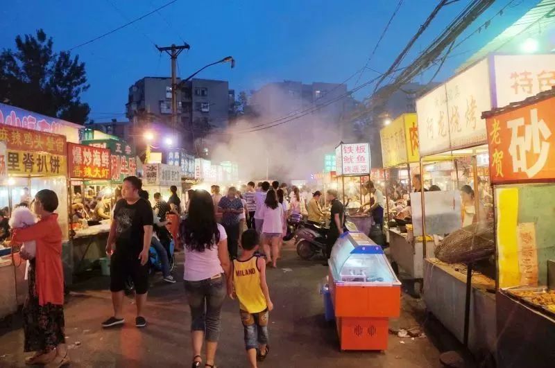 汝河路小区夜市