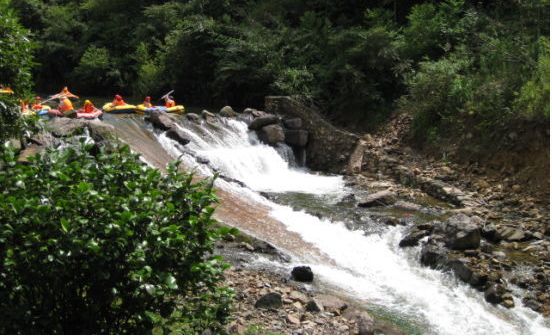 大覺山漂流位於江西東部資溪縣境內,佔地面積204平方公里,與福建光澤