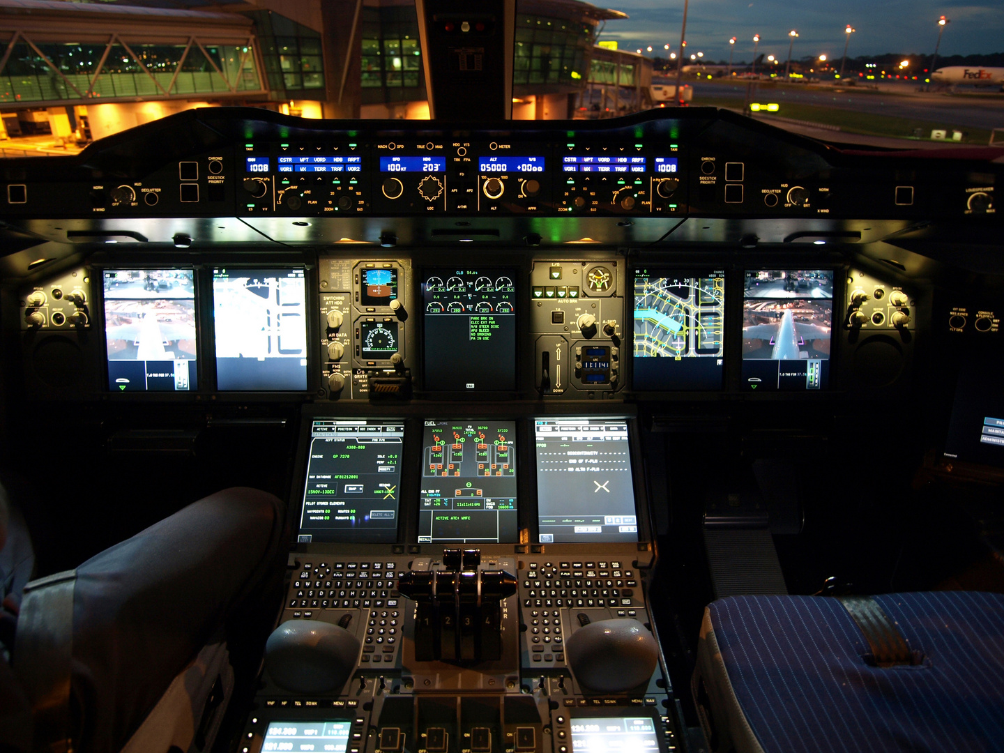 a380驾驶舱按钮解析图图片