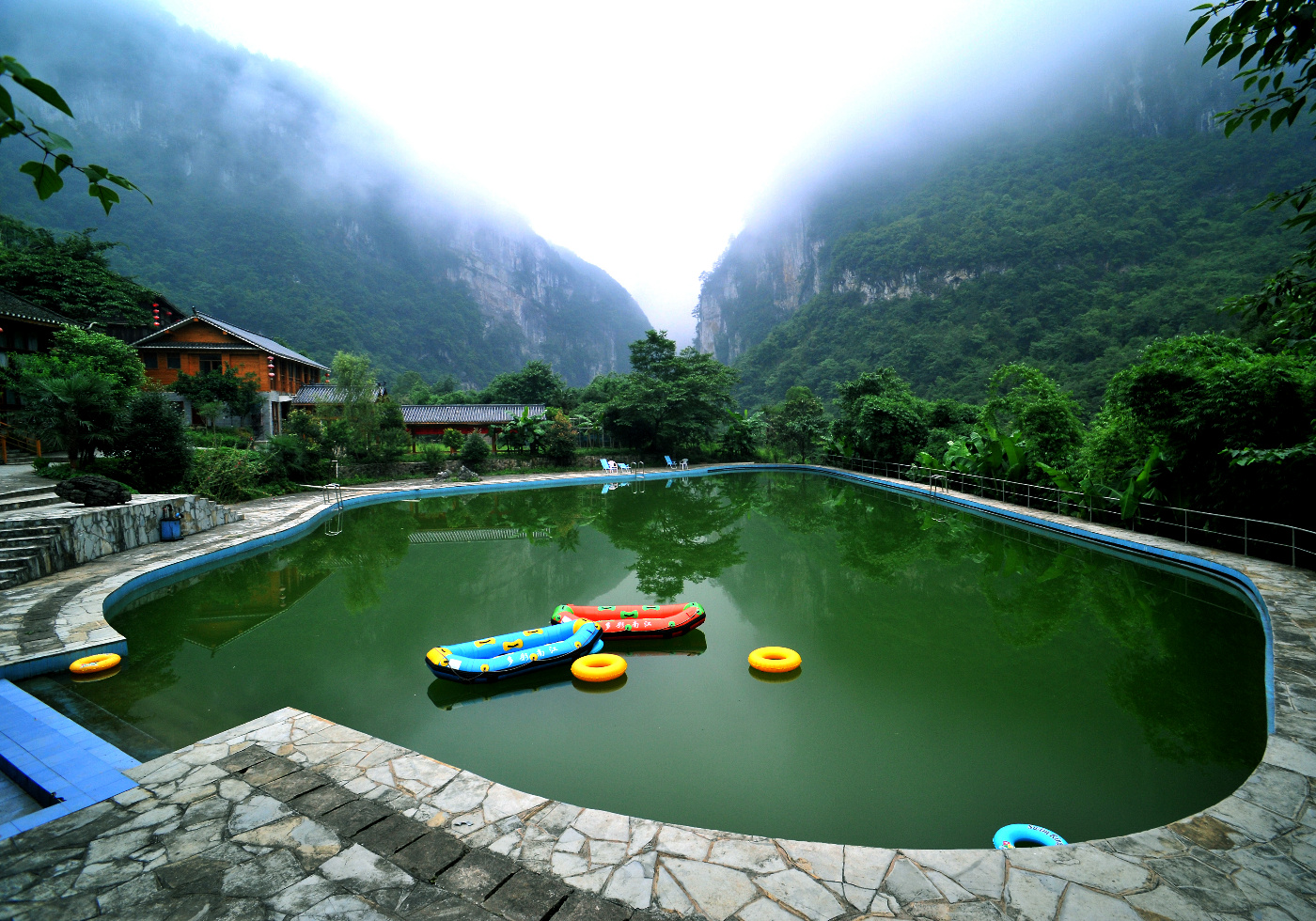 开阳南江大峡谷温泉图片