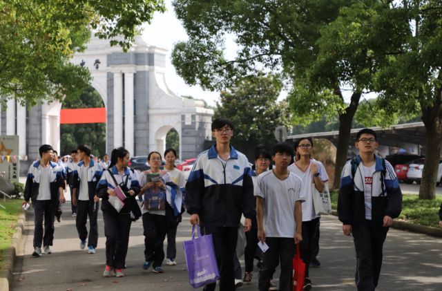 慈溪职高校服图片