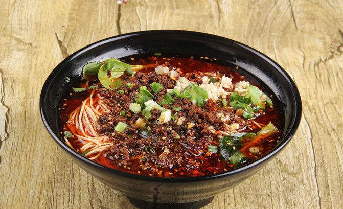 重庆小面佐料猪油花生(如何炼制重庆小面用的香料油)