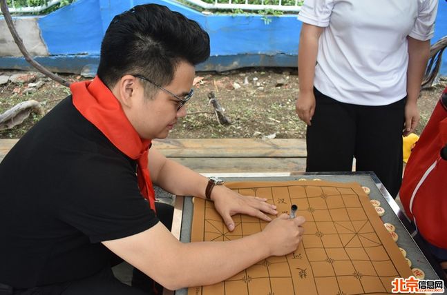 象棋大师崔革图片