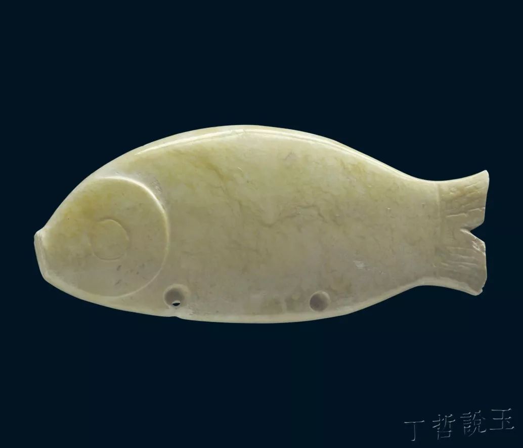 良渚文化作品,如余杭反山出土玉鱼:长48,厚0