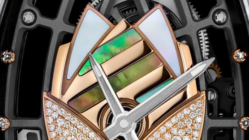 珠光宝气的首款自动陀飞轮腕表RM71-01
