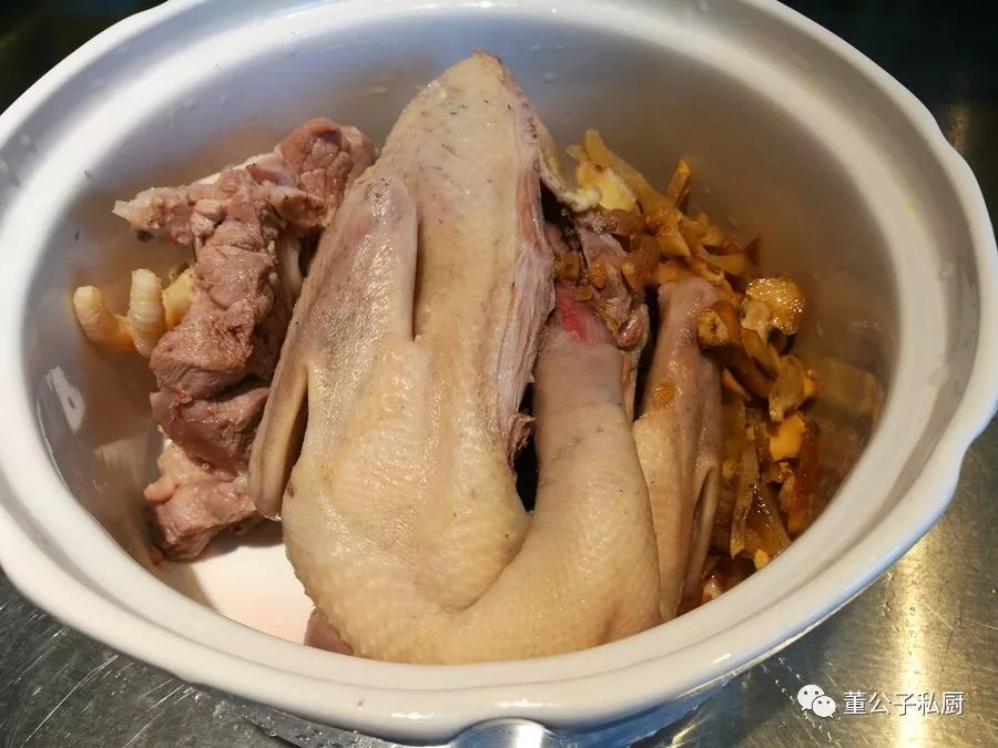 广东青头鸭煲汤图片