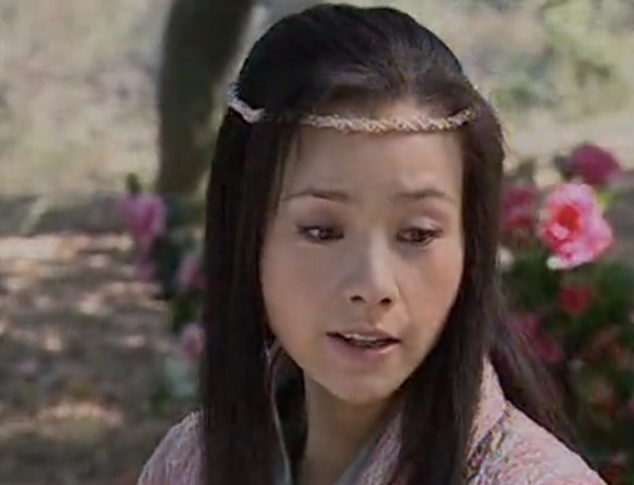 图2,在《天地传奇》中何琳饰演的女娲,这是一部题材新颖的神话剧,围绕