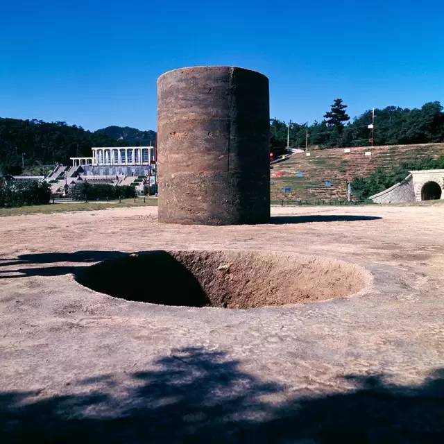 关根伸夫 sekine nobuo 环境转化成的艺术