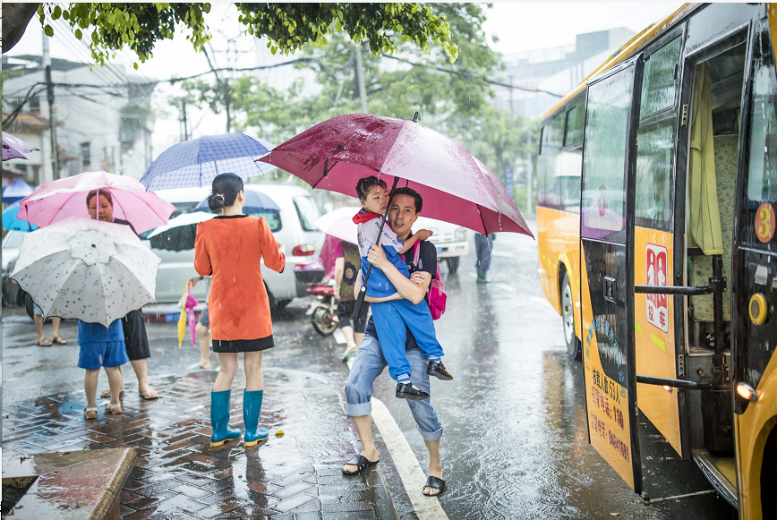 滚动|广州多区发布暴雨橙色预警!中小学可上学,高考照常进行