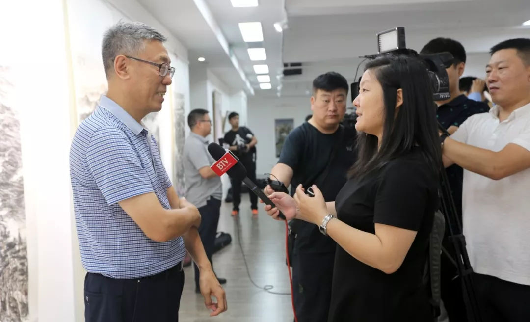 艺术总监马婷婷接受媒体采访展览现场艺术家参观展览展览现场北京市