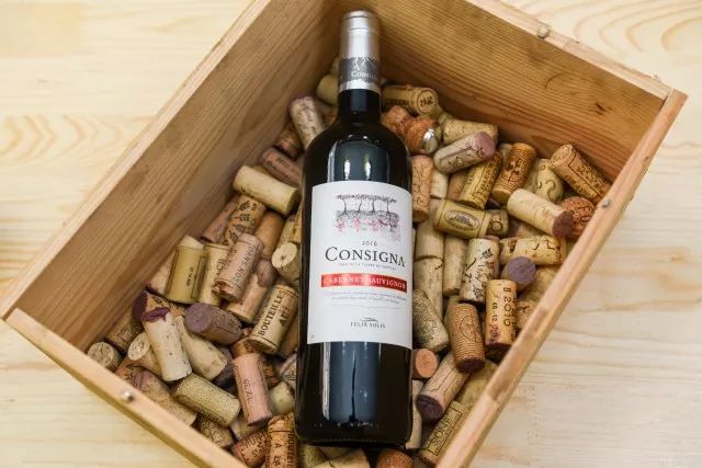 康纳西拉干红葡萄酒即可赠送精美木箱一支前20名购买两支豪华赠礼优惠