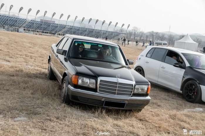 奔馳史上超經典車型 富商大佬的專屬 20年前可以買二環幾套房