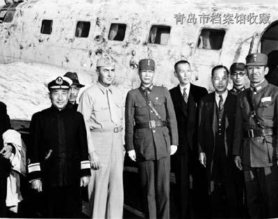 1949年蒋介石在大陆全线溃败,为了减缓解放军的进攻,蒋介石命令汤恩伯