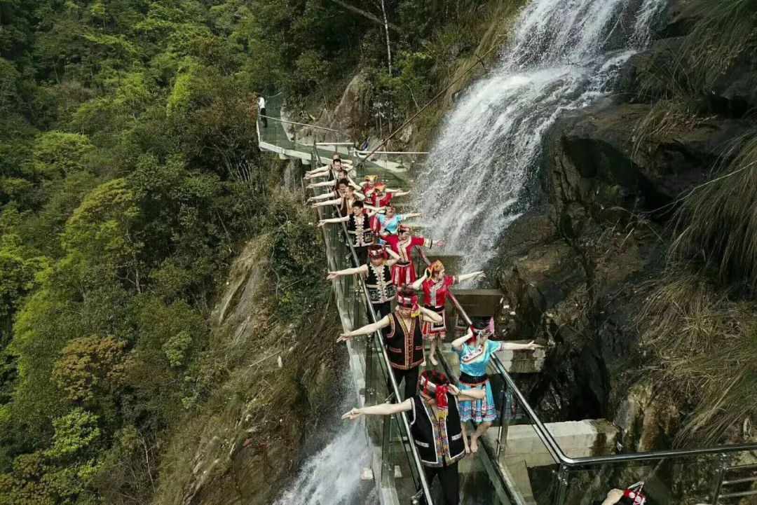 6月16/17日各一期湖南九龙江水幕玻璃栈道~瀑布刺激之旅一天