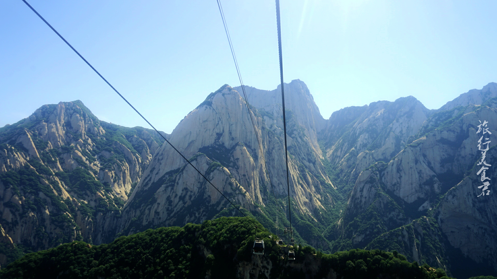 來西安旅遊,強烈建議你一定要去華山乘坐西峰纜車,真的太刺激了