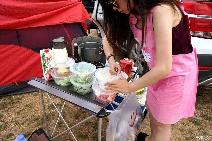 越野女神自驾科帕奇,火山口下变身美食小厨娘!