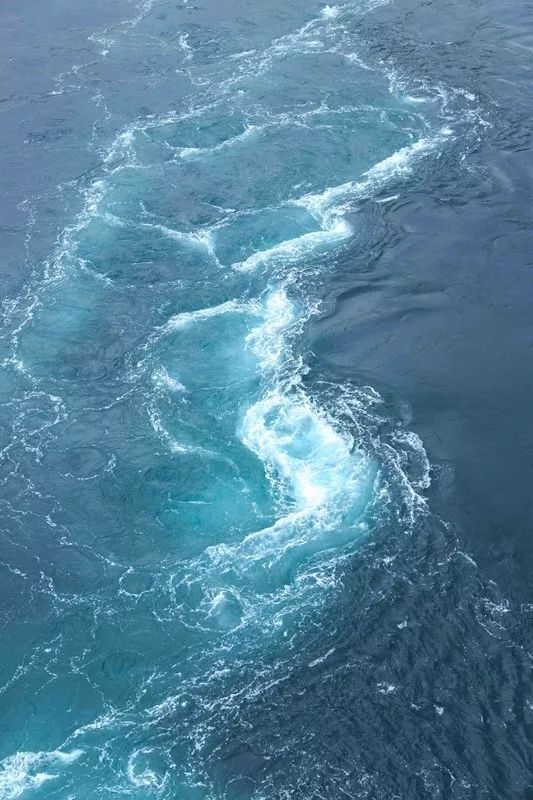 阿拉斯加海湾两色图片