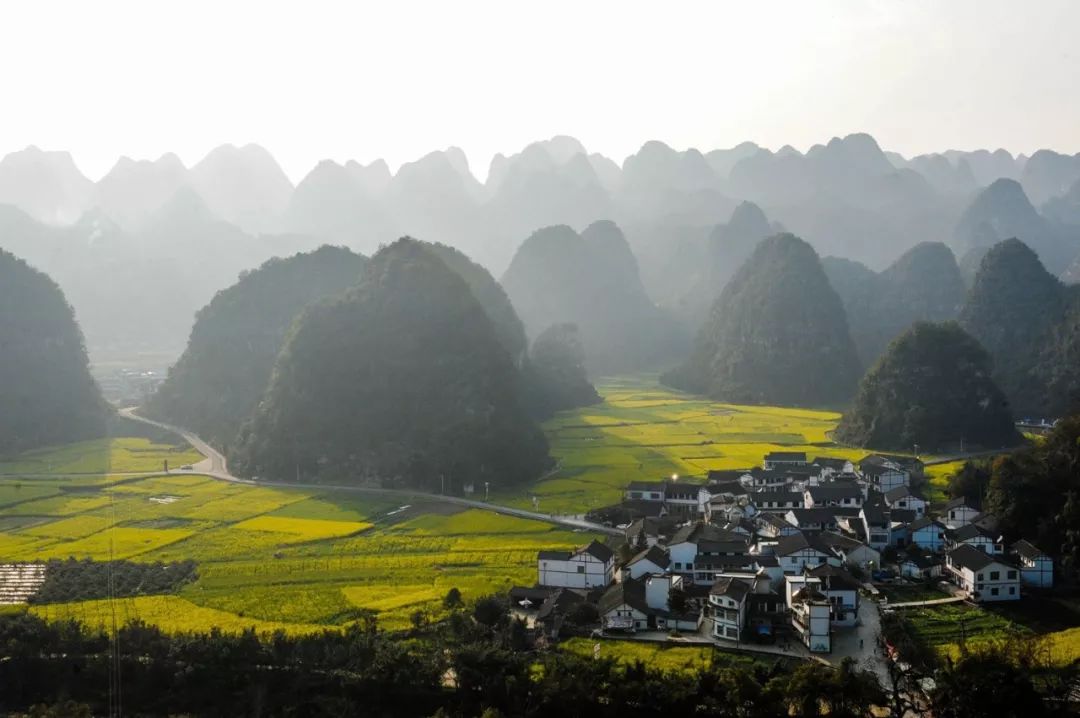 山西恒山县荒漠地区by rooney chen reuters 广西龙山梯田by